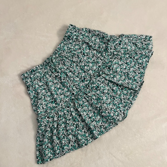 ZARA floral skirt / skort (green/white/black) - Picture 4 of 5